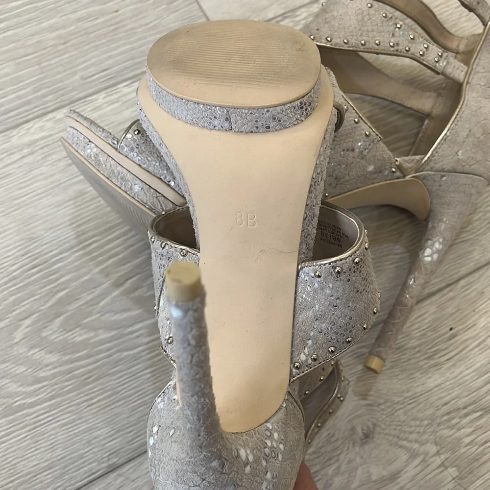 BCBGMaxAzria Beige Gold Studded Zip Up Stiletto—4.5”Heels —Size 8B— - Picture 11 of 12